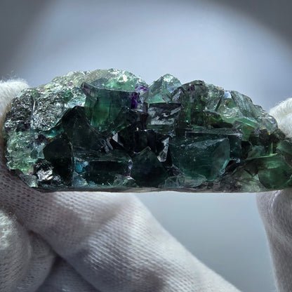 Spécimen rare de cube de fluorite fantôme, vert zonal et violet, Okorusu, Namibie, 54 x 23 x 12 mm 