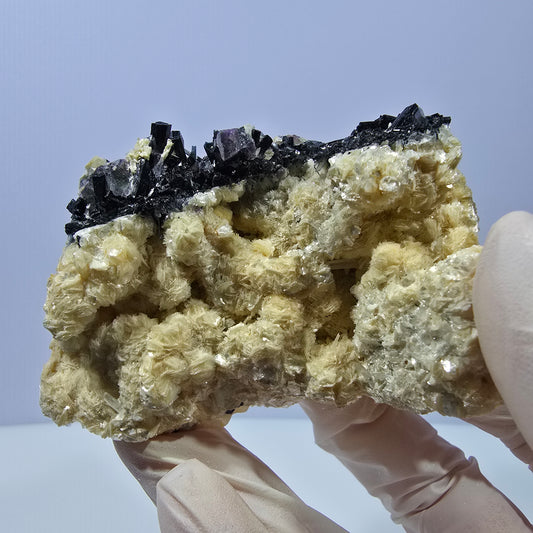 Spécimen de fluorite fantôme, tourmaline scholle, muscovite, Erongo, Namibie, 78 x 58 x 33 mm 