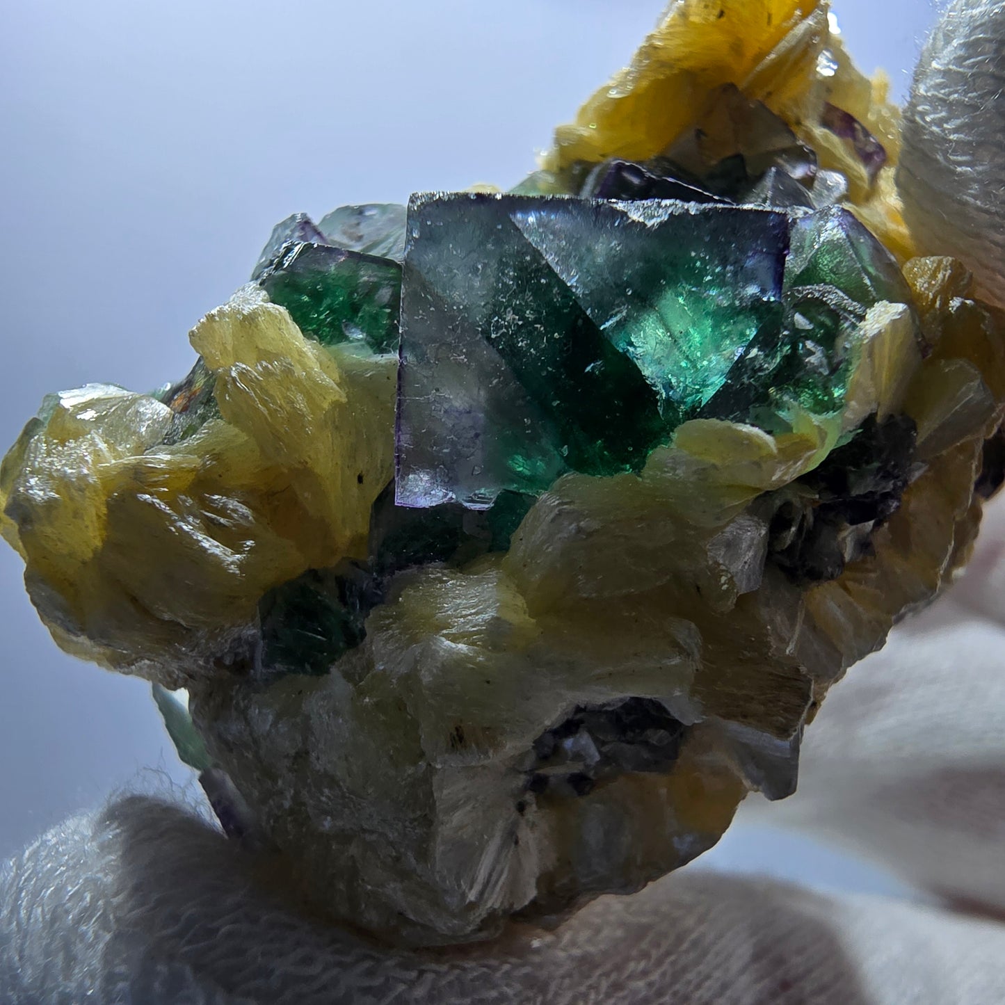 Cube de fluorite fantôme zonal, spécimen de muscovite, Erongo, Namibie, 60 x 33 x 33 mm 
