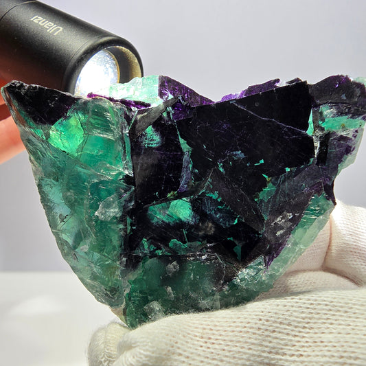 Spécimen de cube de fluorite fantôme vert violet zonal 11:11 Angel Pocket, Namibie 76*56*27mm 