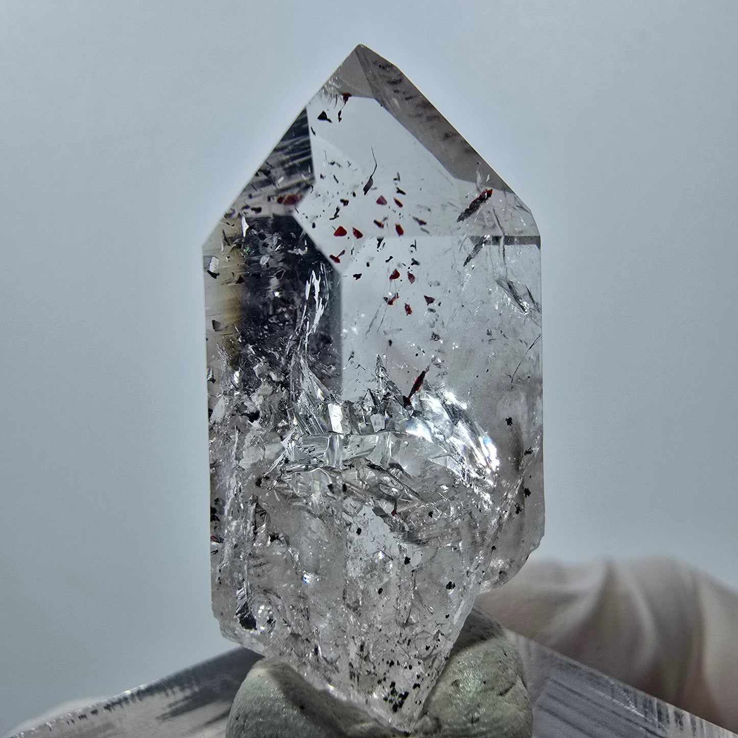 Quartz Harlequin Enhydro, Quartz Hématite Streep Mine, Goboboseb, Namibie 36 x 18 x 13 mm 