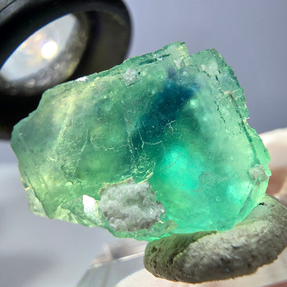 Cube de fluorite fantôme transparente parquetée, vert Okorusu, Namibie 28 x 23 x 18 mm 