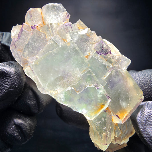 Zonare Phantom Fluorite cube niveau vert violet Okorusu, Namibie 62*27*22mm