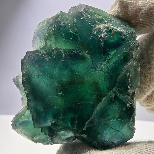 Rare spécimen de cube de fluorite fantôme, parqueté vert Okorusu, Namibie, 77 x 73 x 27 mm 