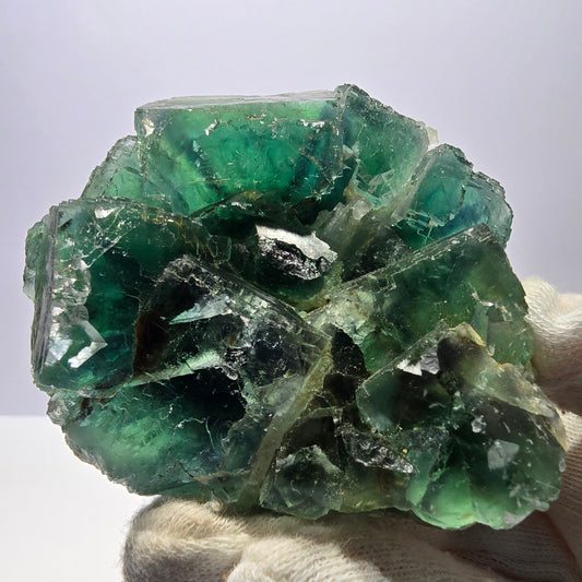 Grand spécimen de cube de fluorite fantôme, vert parqueté Okorusu, Namibie 84*80*40 mm 