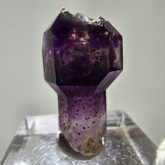 Améthyste fantôme rare, pointe de sceptre Brandberg, Namibie, 26 x 15 x 11 mm 