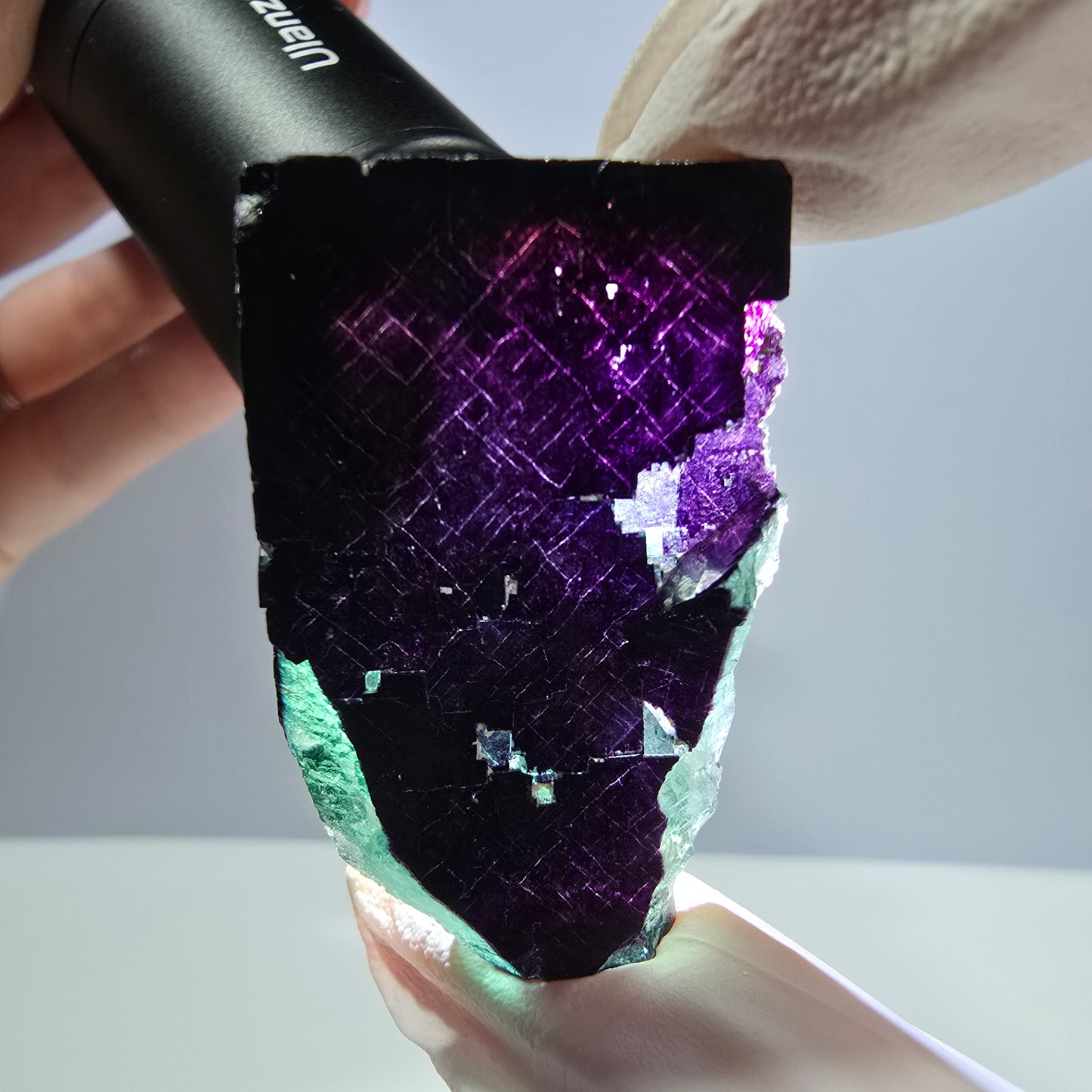 Spécimen de cube de fluorite fantôme vert violet zonal 11:11 Angel Pocket, Namibie 41*33*18mm 