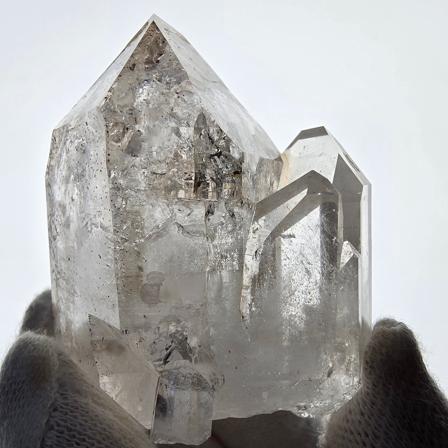 Sceptre de poche en hématite et quartz fumé, fantôme squelette, Saint-Valentin, Goboboseb, Namibie, 58 x 45 x 32 mm 