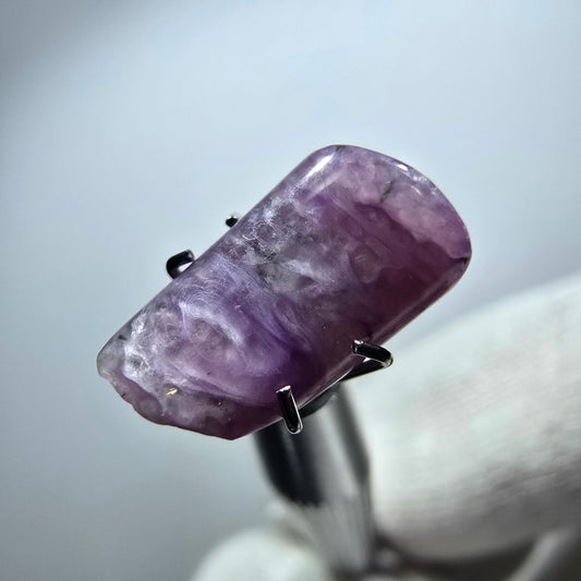Seltener Charoit Kristall lila, poliert Russland 13*7*4mm