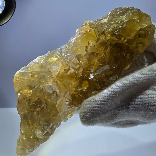 Grand spécimen de cube de fluorite fantôme, poche jaune miel, Okorusu, Namibie, 124 x 48 x 26 mm 