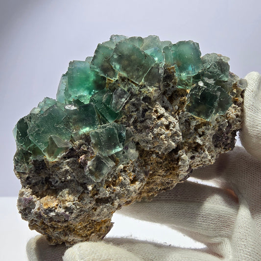 Grand spécimen de cube de fluorite fantôme, parqueté zonal Okorusu Namibie 99*62*47mm 