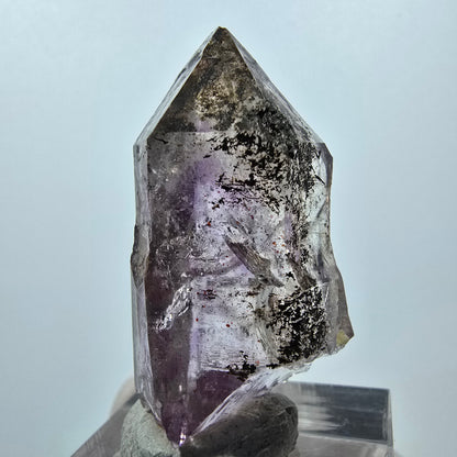 Pointe de sceptre squelette en améthyste fantôme, Goboboseb, Namibie, 39 x 19 x 12 mm 