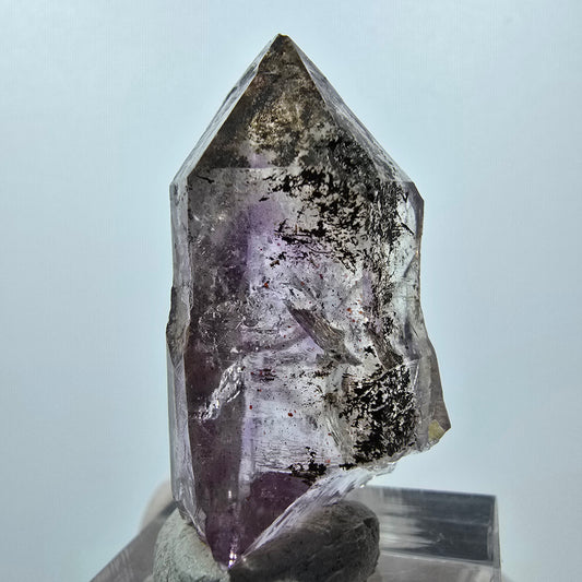 Pointe de sceptre squelette en améthyste fantôme, Goboboseb, Namibie, 39 x 19 x 12 mm 