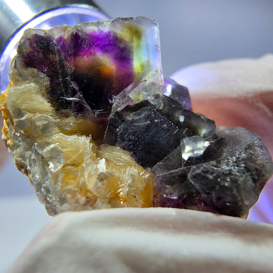 Cubes de fluorite fantôme colorés, spécimen de muscovite, Erongo, Namibie, 24 x 18 x 16 mm 