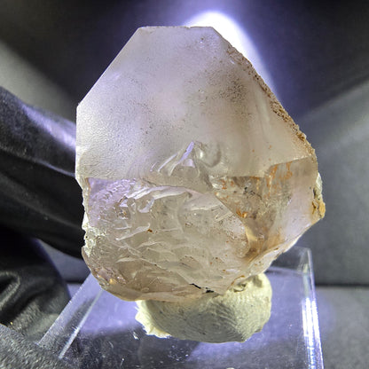 Belle pointe de quartz en cristal de sceptre de quartz fumé 32 * 27 * 20 mm de Goboboseb Namibie