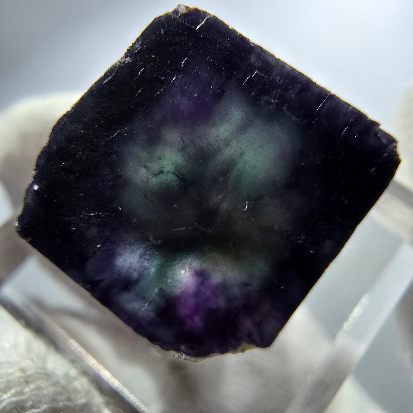 Rare spécimen de cube de fluorite fantôme, vert zonal et violet, Okorusu, Namibie, 19 x 18 x 14 mm 