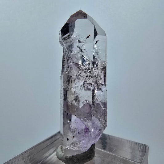 Améthyste fantôme, mine d'hématite Point Streep, Goboboseb, Namibie, 38 x 12 x 11 mm 