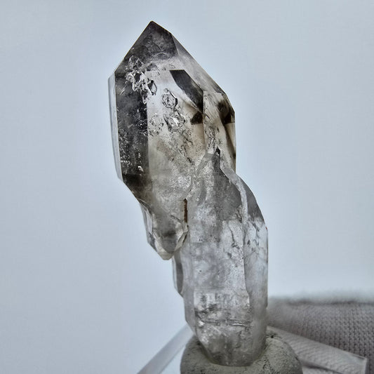 Enhydro Phantom Smoky Quartz Sceptre Tip 1x Bubble Goboboseb, Namibie 50*19*12mm 