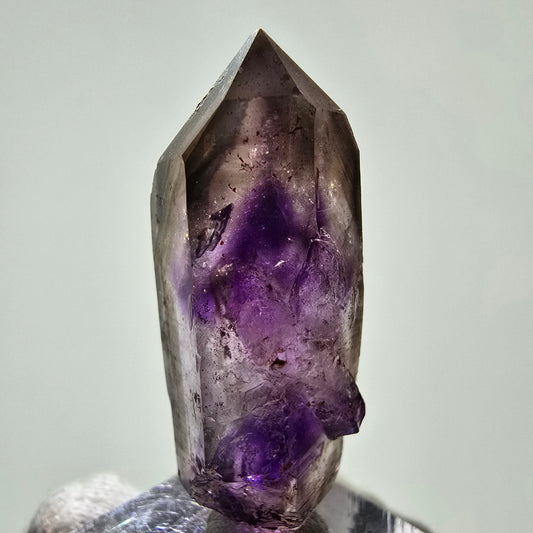 Améthyste fantôme rare DT Scepter Point Brandberg, Namibie 48 x 21 x 15 mm 