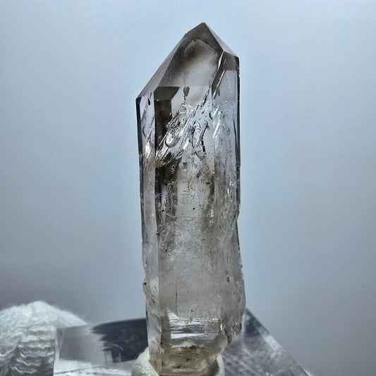 Quartz fumé fantôme transparent DT Scepter Point Goboboseb, Namibie 39 x 11 x 8 mm 