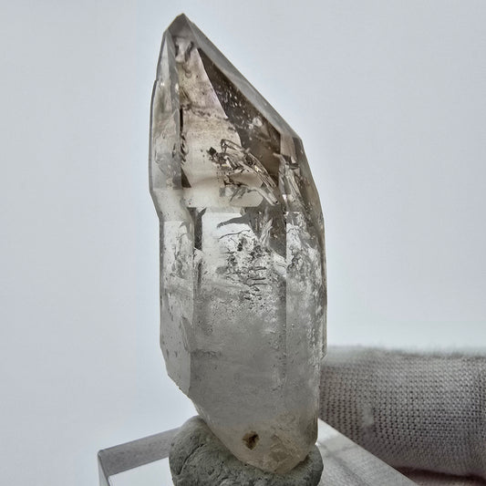 Enhydro Phantom Quartz fumé Sceptre Tip 1x Bubble Goboboseb, Namibie 50*19*18mm 