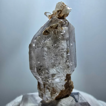 Spécimen de quartz fumé fantôme transparent à double terminaison, Goboboseb, Namibie, 40 x 21 x 13 mm 