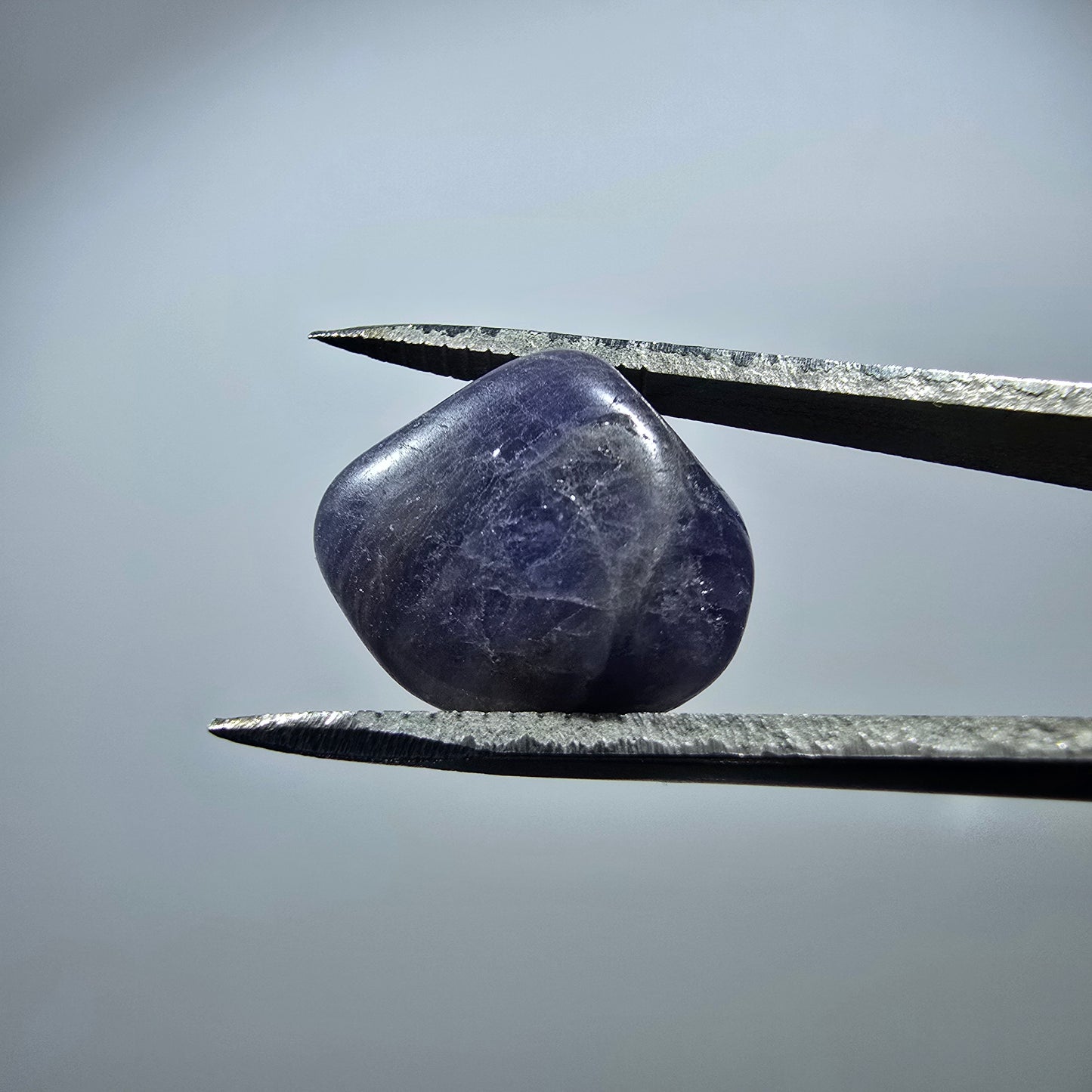 Cristal de tanzanite rare, poli bleu Tanzanie 14*13*6mm 