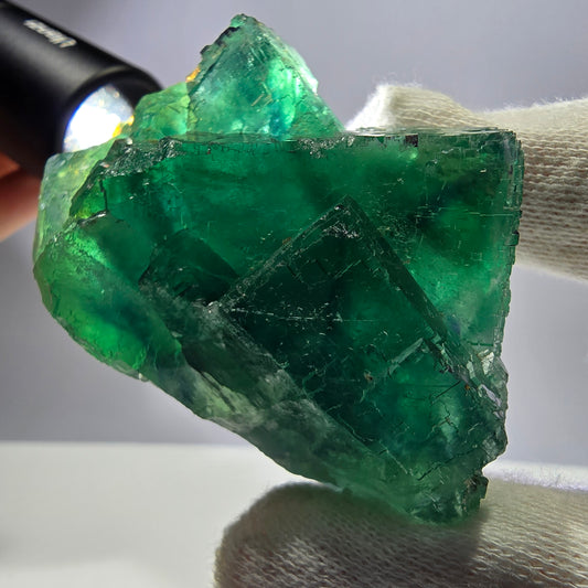 Grand spécimen de cube de fluorite fantôme, parqueté vert Okorusu, Namibie, 69 x 46 x 32 mm 