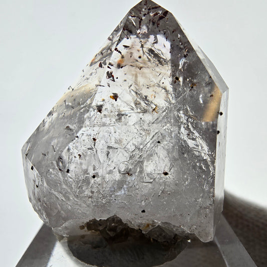 Quartz fumé fantôme Enhydro Harlequin, mine Bubble Streep, Namibie, 31 x 27 x 17 mm 