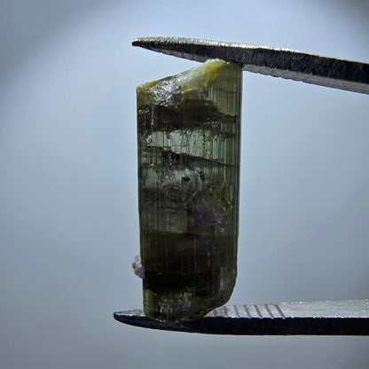 Cristal de tourmaline verdélite rare, vert Minas Gerais, Brésil 17*8*7mm 