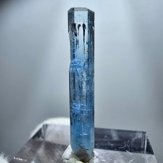 Klarer Aquamarin X Kristall, blau Erongo, Namibia 28*4*3mm