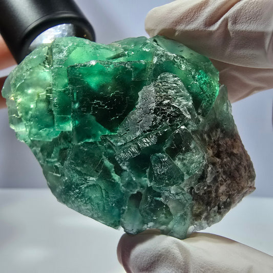 Spécimen de cube de fluorite fantôme transparente, vert parqueté, Okorusu, Namibie, 77 x 54 x 38 mm 