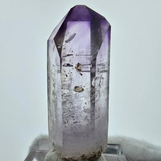 Cristal d'améthyste fantôme transparent Goboboseb, Namibie 41*15*11mm Collection 