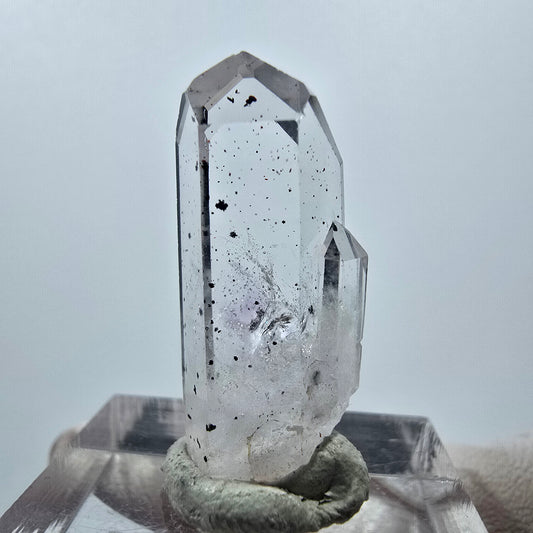 Quartz hématite transparent Point Streep Mine, Goboboseb, Namibie 27 x 11 x 8 mm 