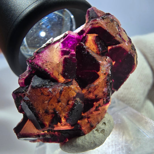 Spécimen rare de cube de fluorite fantôme zonal jaune violet Okorusu, Namibie 40*22*13mm 