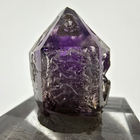 Améthyste fantôme rare, pointe de sceptre Brandberg, Namibie, 23 x 19 x 15 mm 
