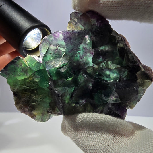 Rare spécimen de cube de fluorite fantôme, parqueté zonal Okorusu Namibie 76 x 62 x 27 mm 