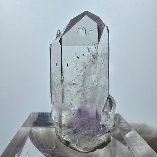 Améthyste fantôme avec hématite, mine Streep, Goboboseb, Namibie, 30 x 15 x 10 mm 