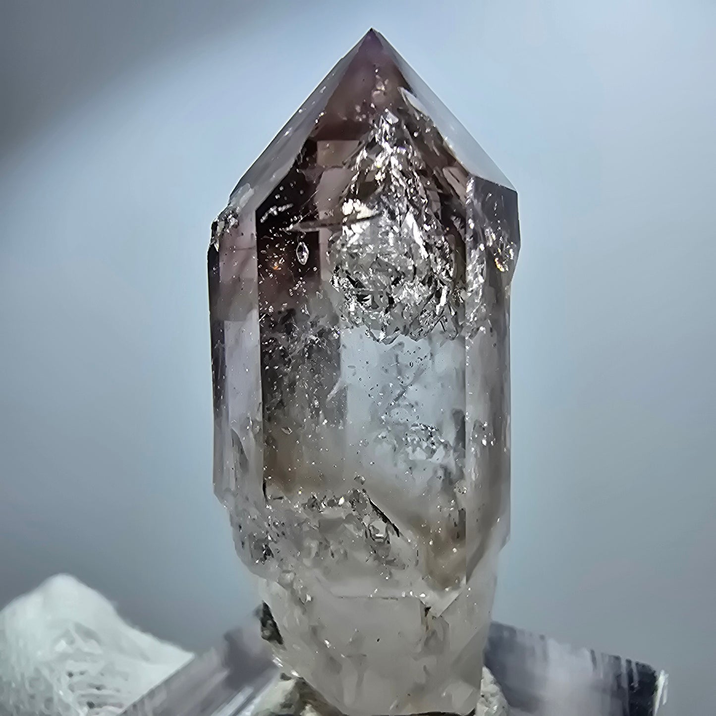 Sceptre d'améthyste fantôme Enhydro, 1x Bubble Goboboseb, Namibie 40 x 18 x 13 mm 