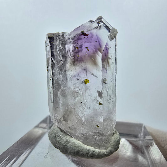 Améthyste fantôme avec préhnite, mine d'hématite Streep, Goboboseb, Namibie, 26 x 14 x 10 mm 