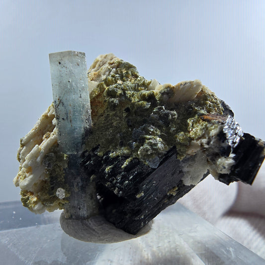 Aigue-marine de Setlene, tourmaline de Schörl, stade orthose Erongo, Namibie 27*25*17 mm 