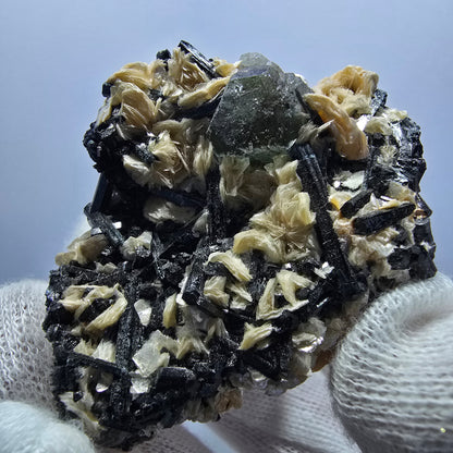 Phantom Fluorit hexagonale Würfel Schörl Turmalin Muskovit Erongo, Namibia 60*44*38mm