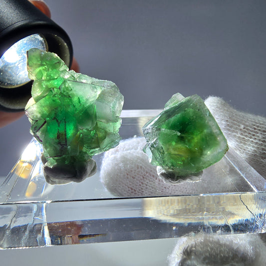 Lot de 2 cubes de fluorite fantôme, spécimen de muscovite d'Erongo, Namibie, 22 + 14 mm 