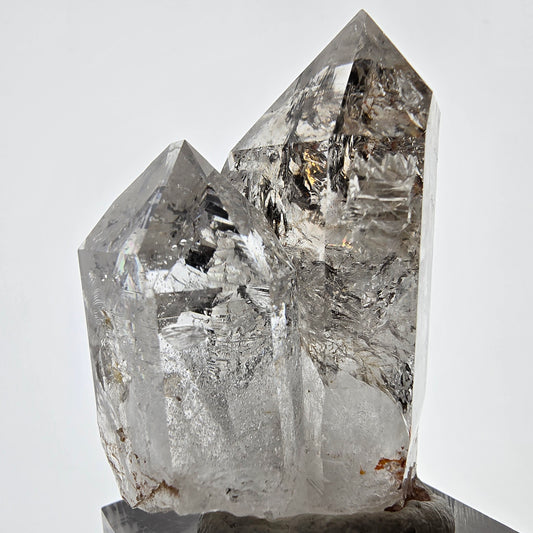 Sceptre de poche Saint-Valentin en quartz fumé fantôme squelette, Namibie, 47 x 33 x 29 mm 