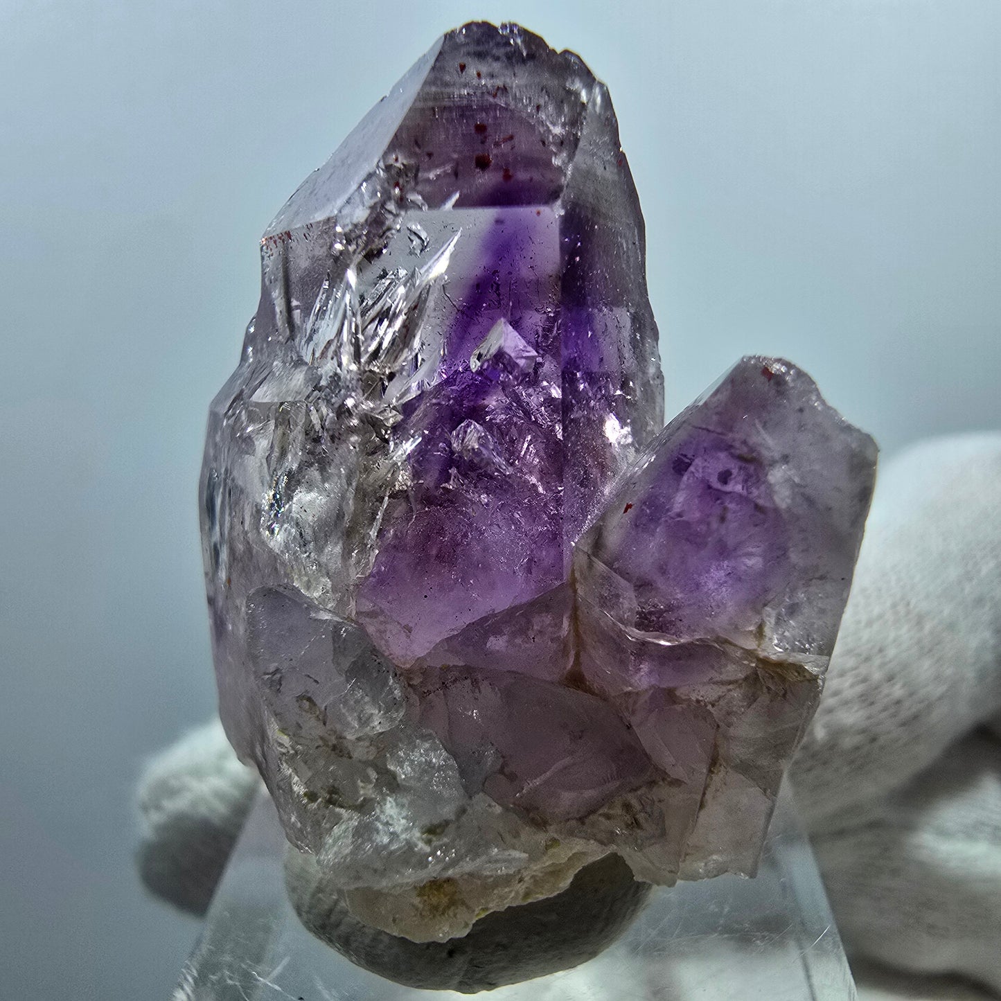 Améthyste fantôme jumelle avec hématite rouge Valentine Pocket Goboboseb Namibie 37*28*25mm 