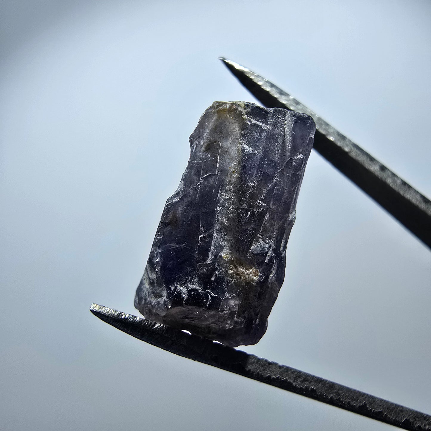 Cristal de tanzanite rare, bleu poli Tanzanie 18*9*8mm 