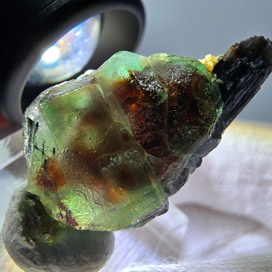 Cube de fluorite fantôme, spécimen de tourmaline scholle muscovite, Erongo, Namibie, 32 x 24 x 18 mm 