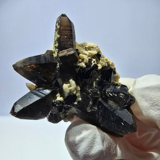 Spécimen rare de tourmaline Schorl, quartz fumé et hyalite, Erongo, Namibie, 37 x 29 x 19 mm 