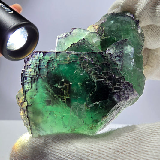 Spécimen de cube de fluorite fantôme transparent, parqueté, zonal, Okorusu, Namibie, 92 x 51 x 28 mm 