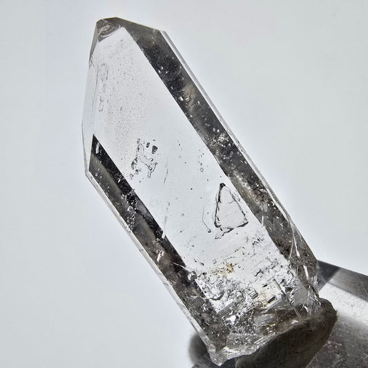 Sceptre de poche en quartz fumé fantôme squelette, Namibie, 48 x 18 x 7 mm 
